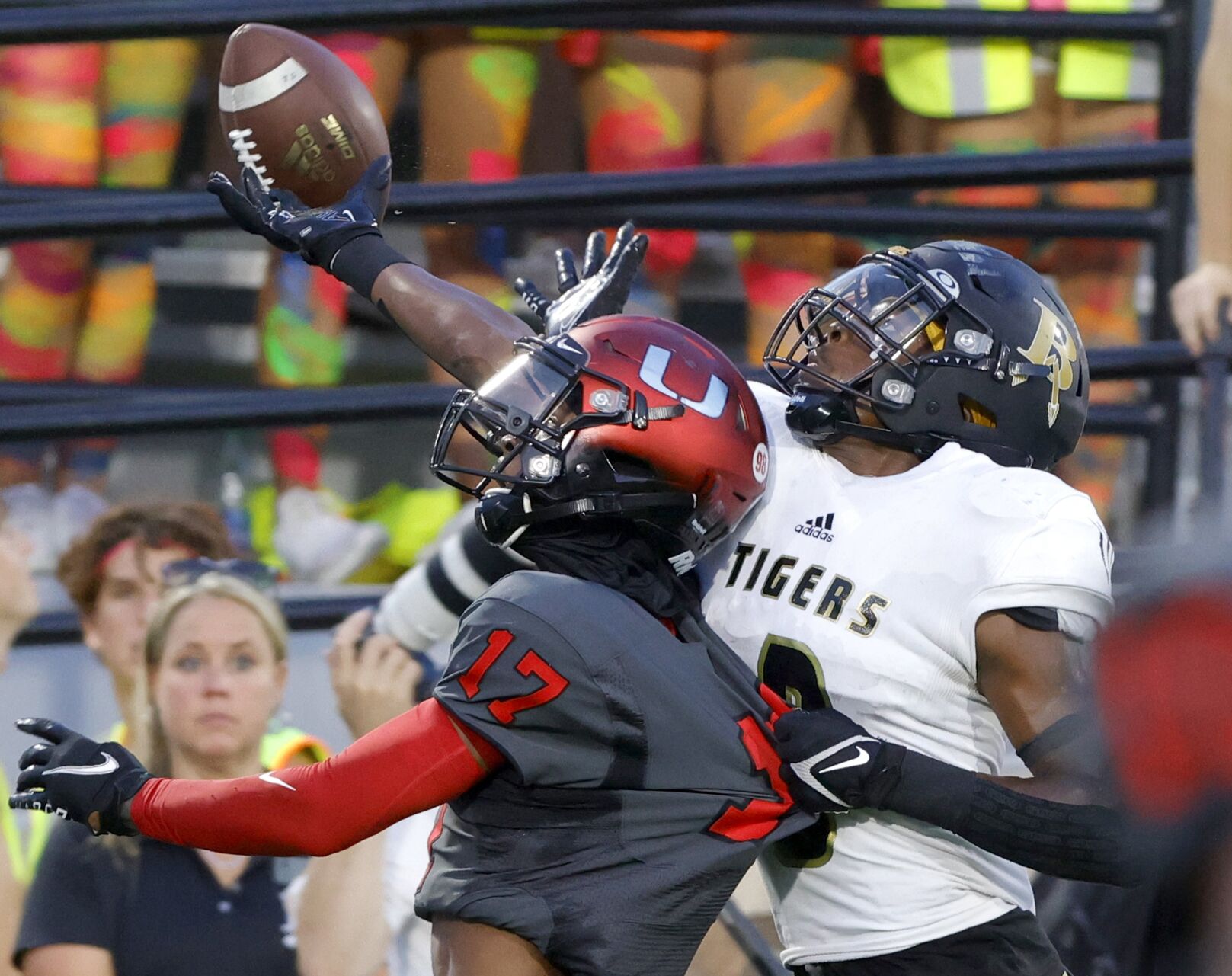1. Class 6AI semifinal: No. 3 Broken Arrow vs. No. 2 Union